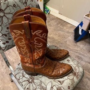 Size 11 lucchese boots.